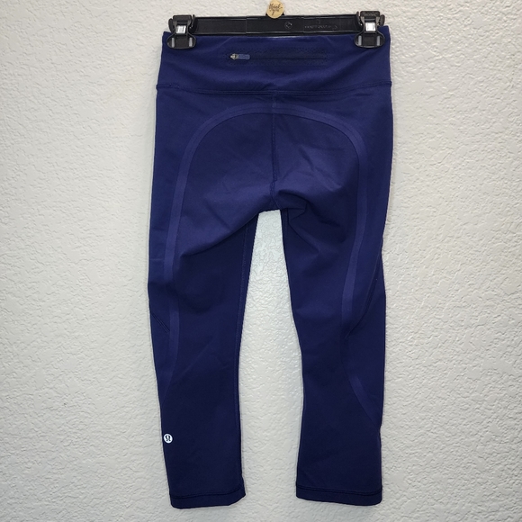 LULULEMON ATHLETICA Women's on Track Hero Blue Capri Workout Leggings - Size 4 - Picture 9 of 16
